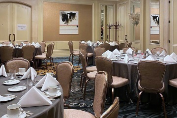Exkurze do hotelu Four Seasons a restaurace Červený Jelen