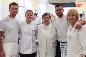 Slavnostní raut v Divadle Na Kovárně