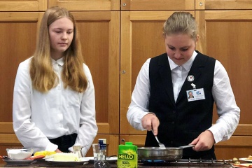 Flambování se studenty z Německa